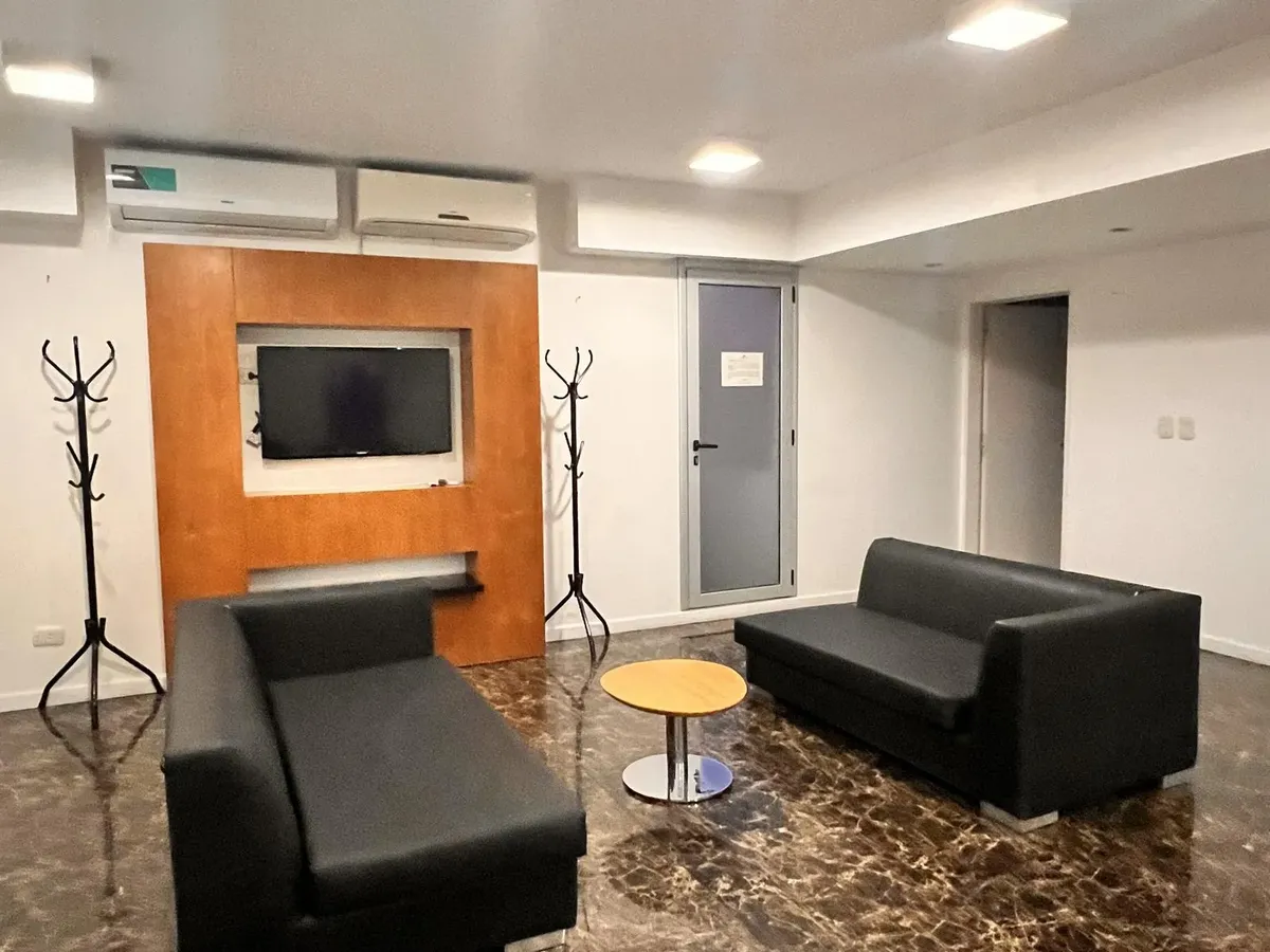 Departamento de ambiente con balcón