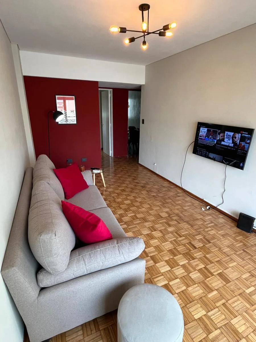 Departamento amoblado con balcón