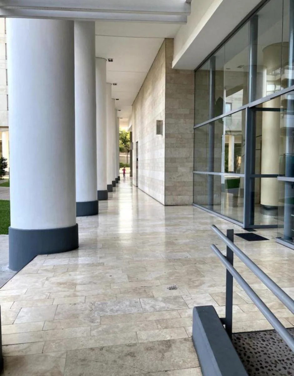 Monoambiente con balcón y amenities