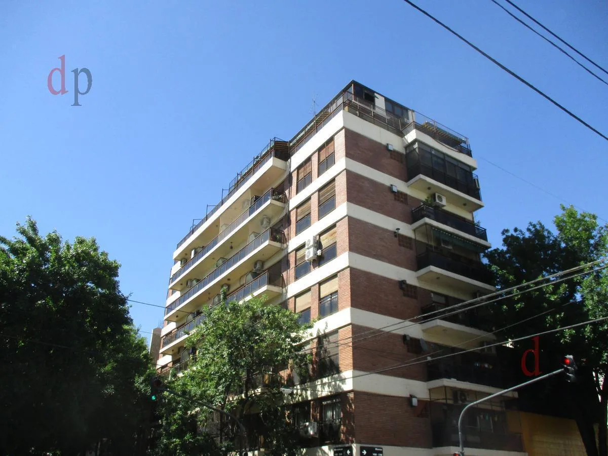 Monoambiente con balcón