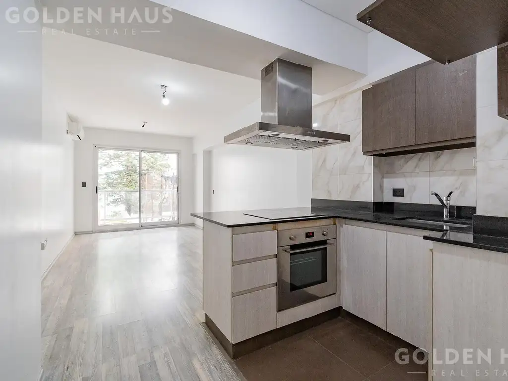 Departamento con balcón en Colegiales