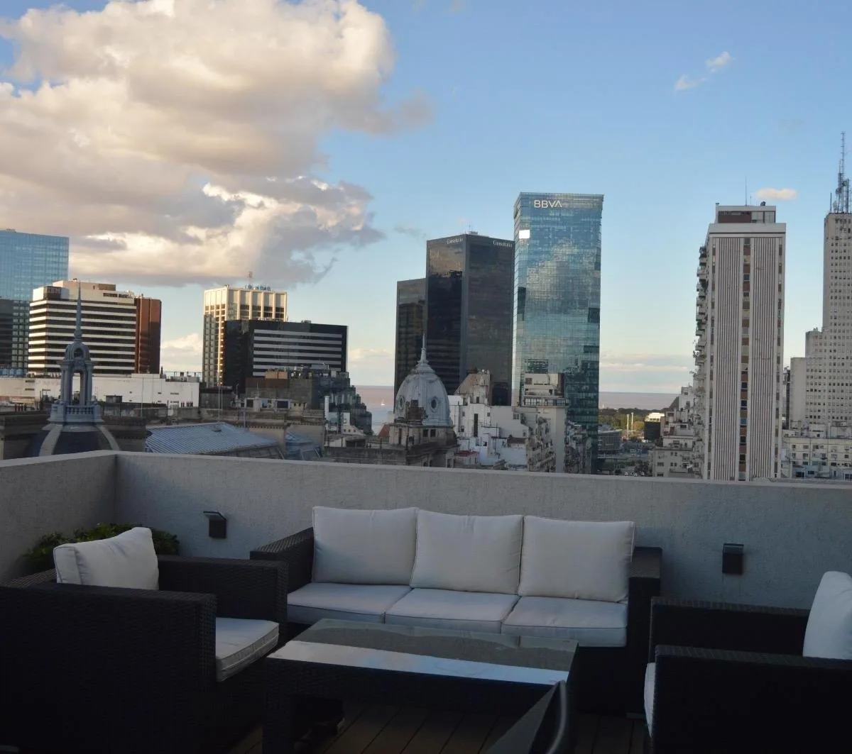 Monoambiente con balcón y amenities