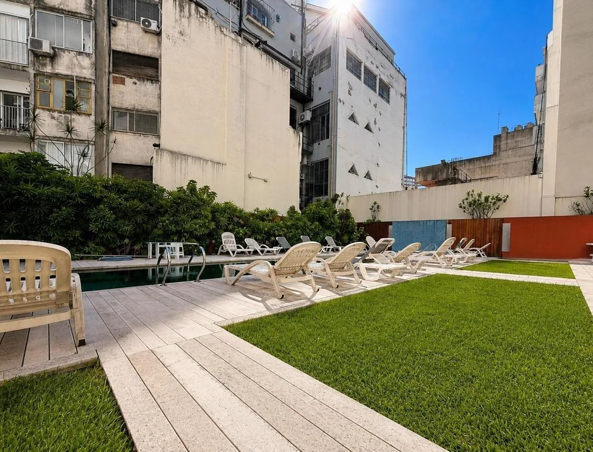 Recoleta, balcón al frente