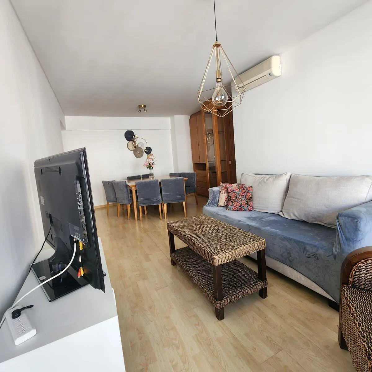 Departamento en Alquiler de 3 Ambientes Amoblado Cochera Opc en Madero Plaza
