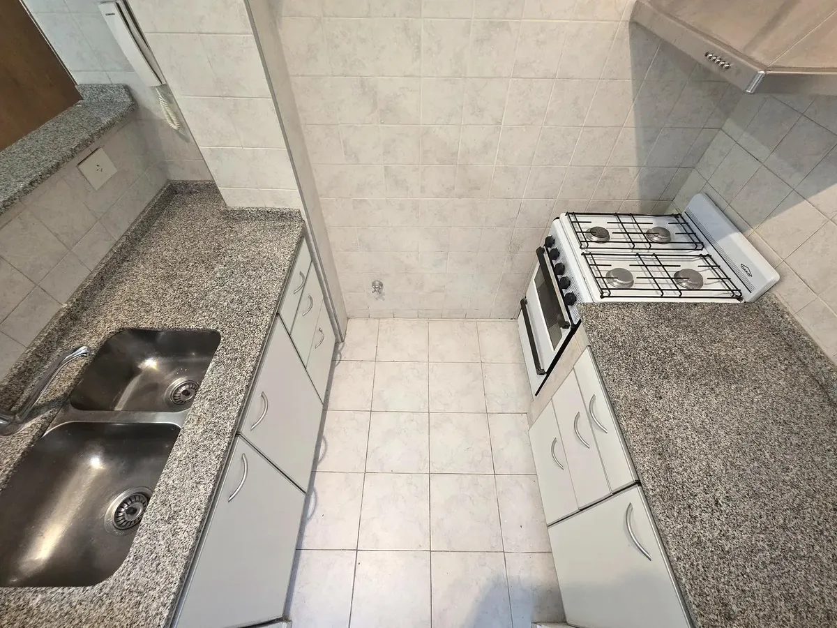 Ground-floor apartment with enclosed patio