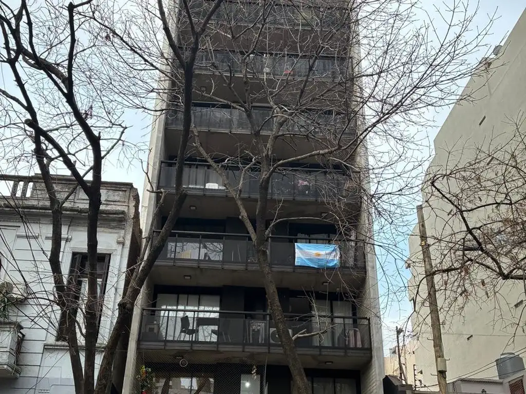 Monoambiente con balcón en Caballito