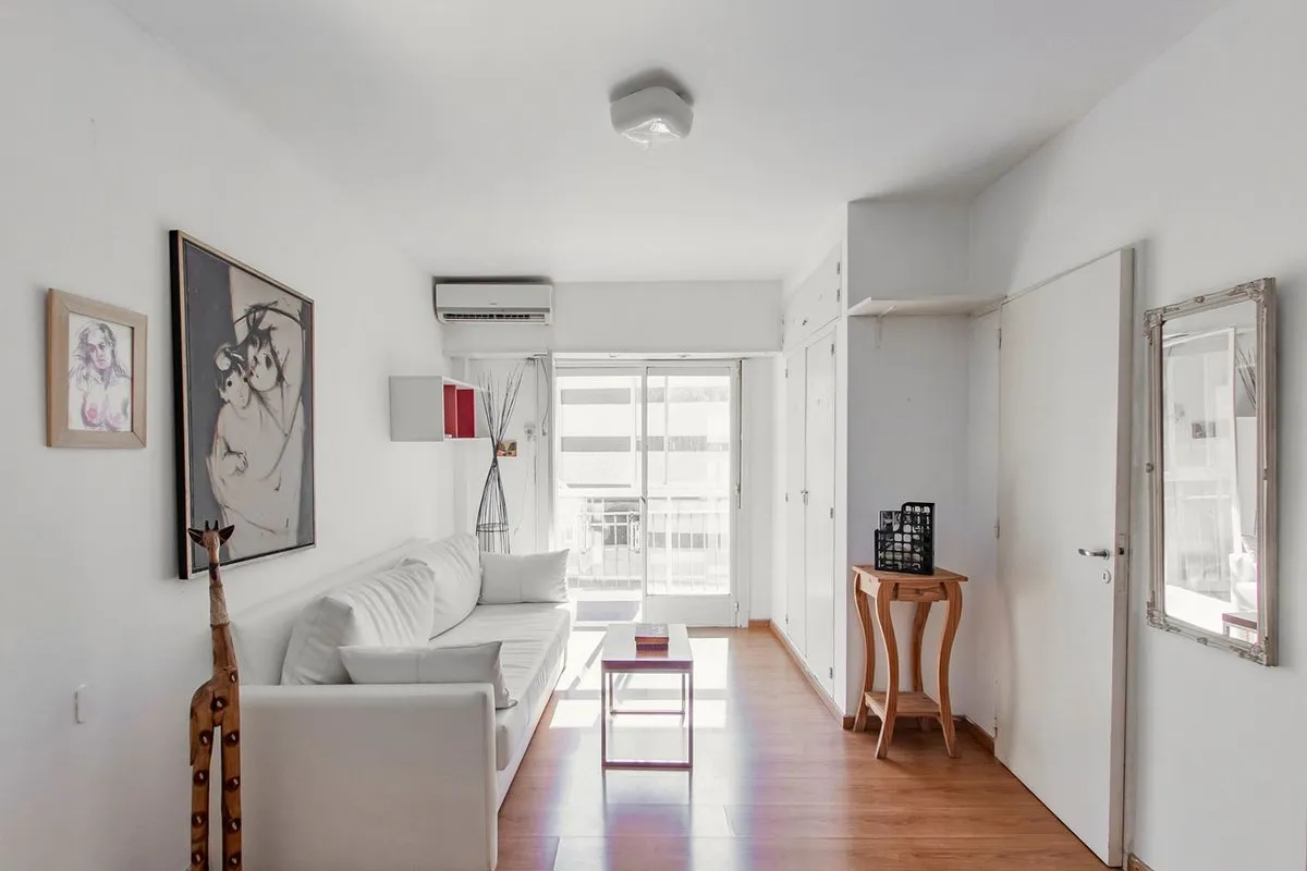 Studio with enclosed balcony in Palermo