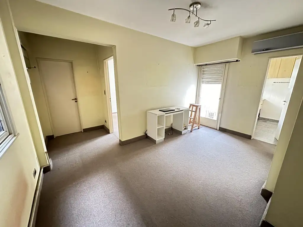 Departamento con balcón interno