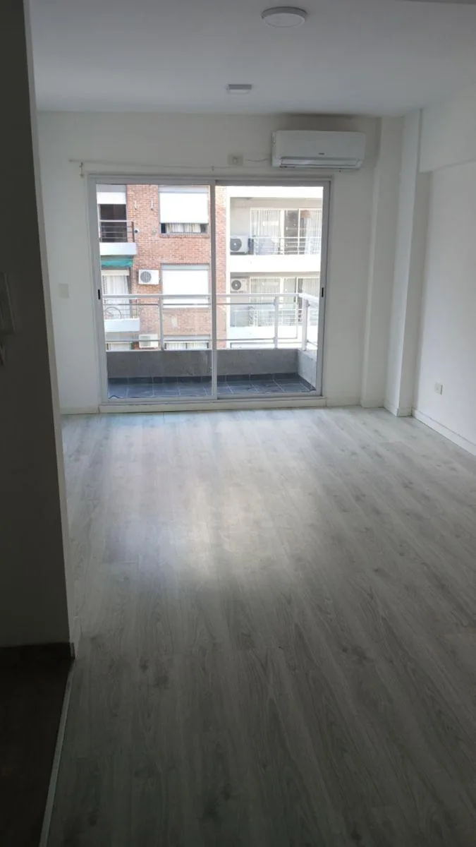 7th-floor studio with balcony