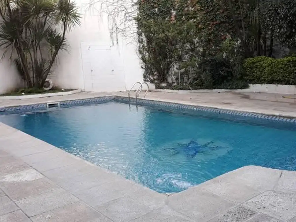 2 ambientes con balcón y piscina