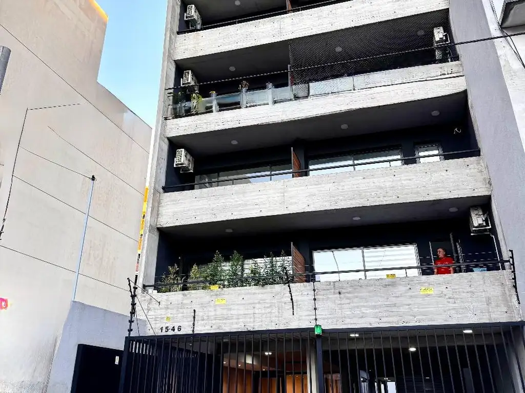 Monoambiente con balcón norte