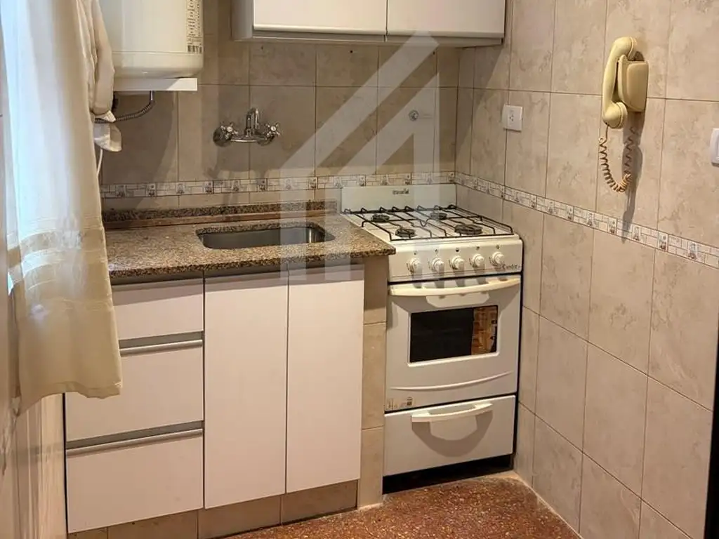 Departamento con patio en Olivos