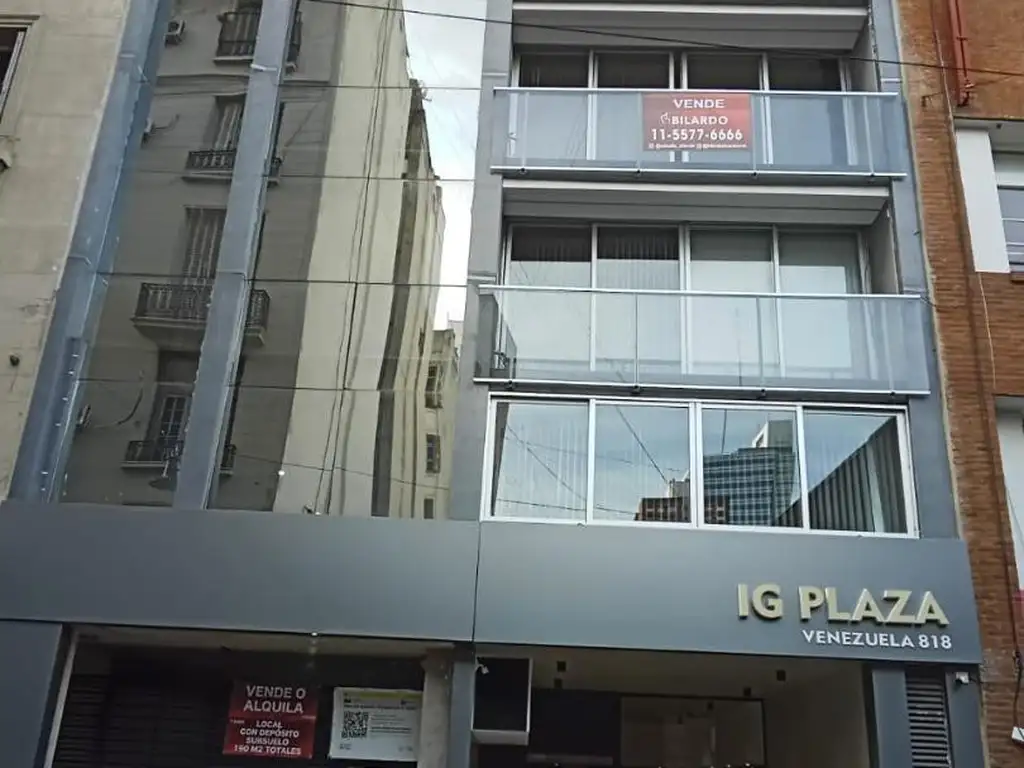 Estudio amueblado con balcón