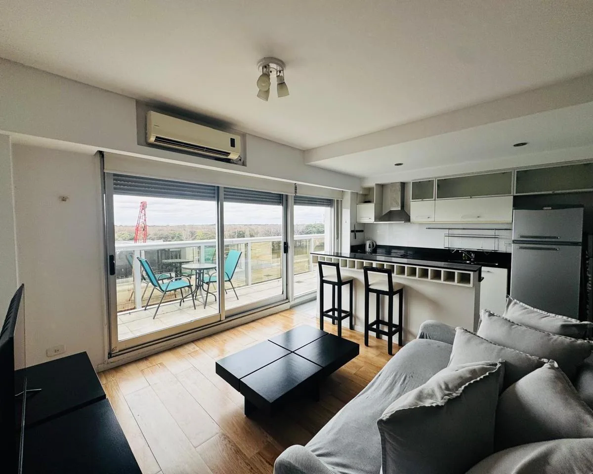 Departamento con balcón y vista