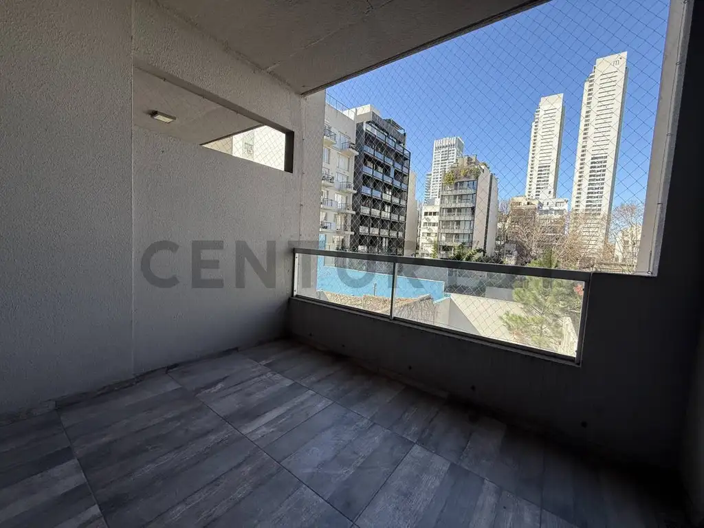 Monoambiente con balcón