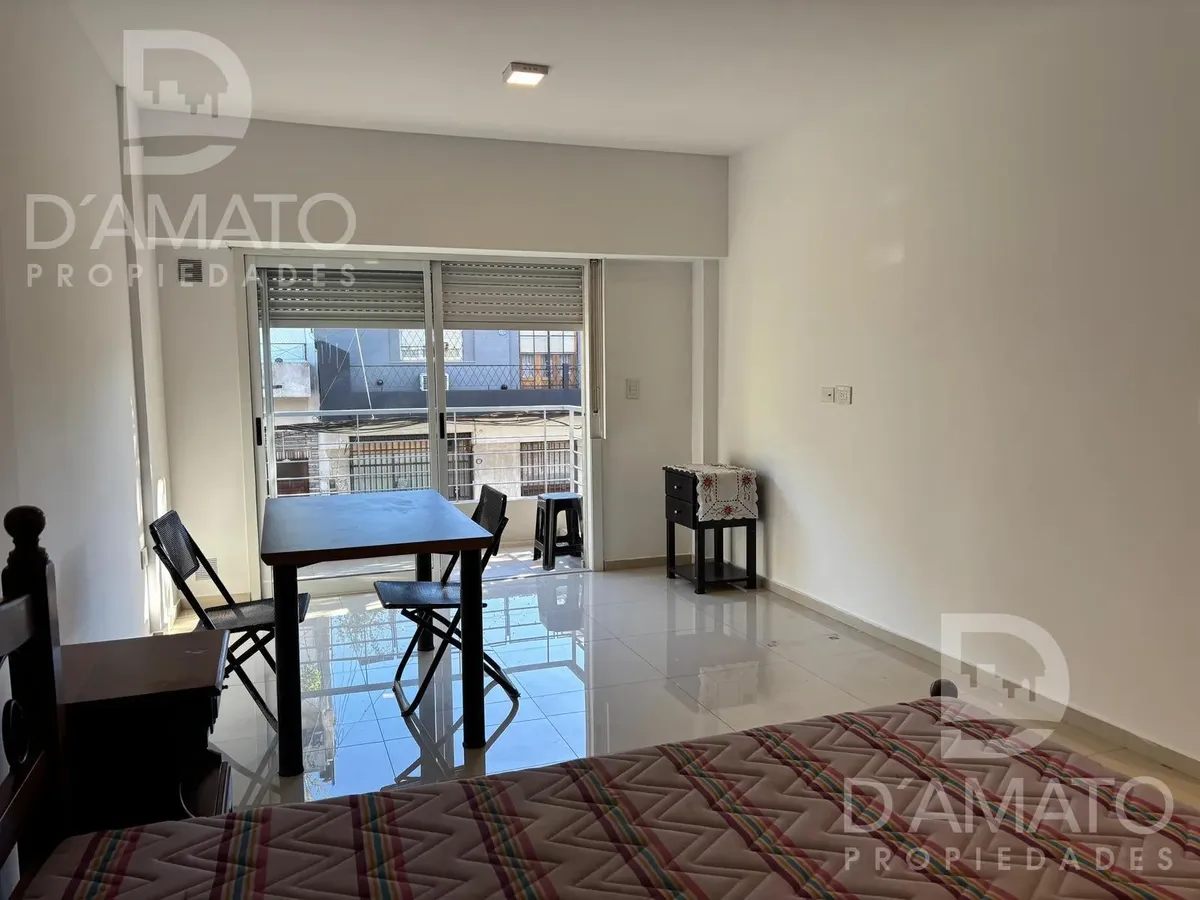 Departamento En Monte Castro