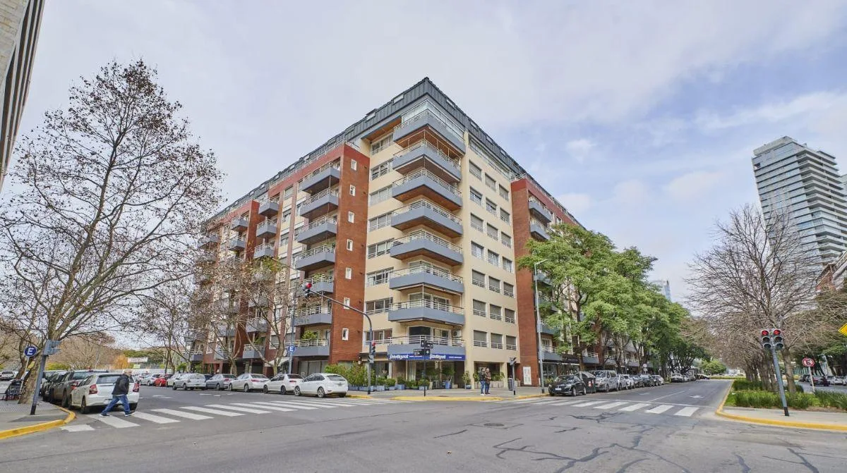 Furnished three-room apartment in Puerto Madero