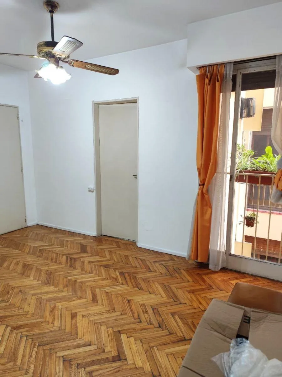 2 ambientes con balcón francés
