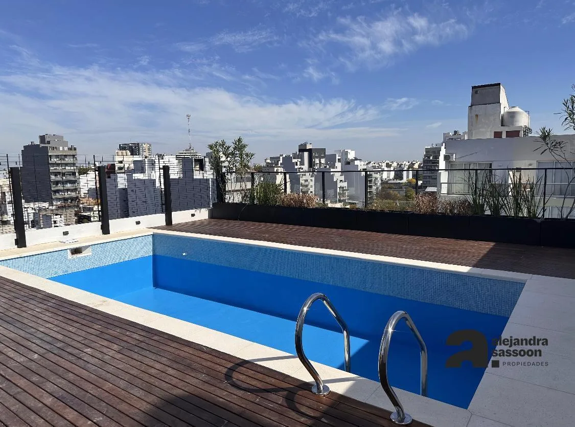 Monoambiente con balcón aterrazado