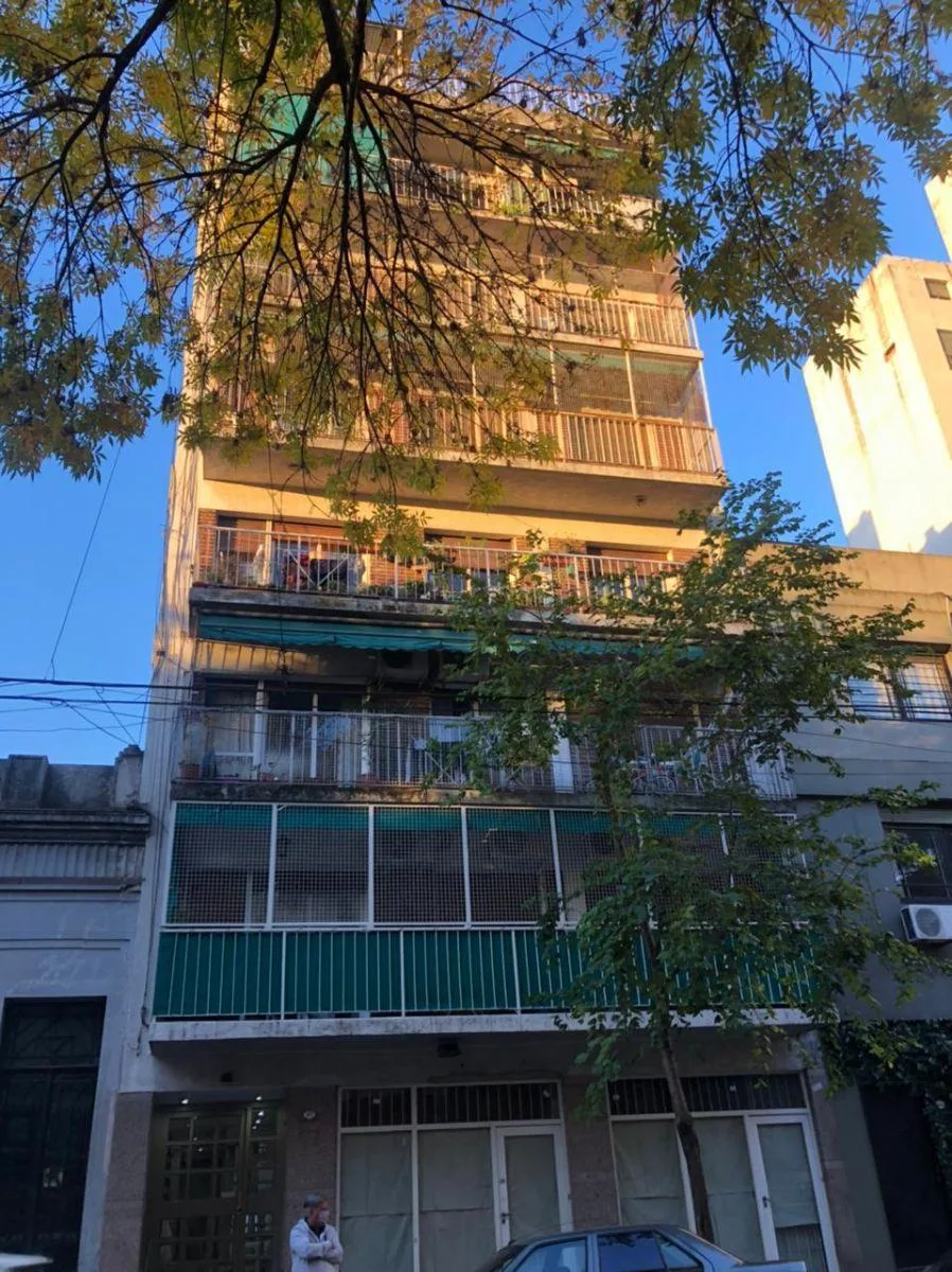 Departamento 2 ambientes con balcón francés