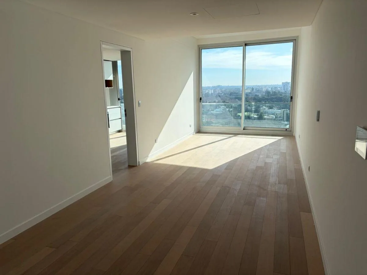 Infinity Towers con balcón privado