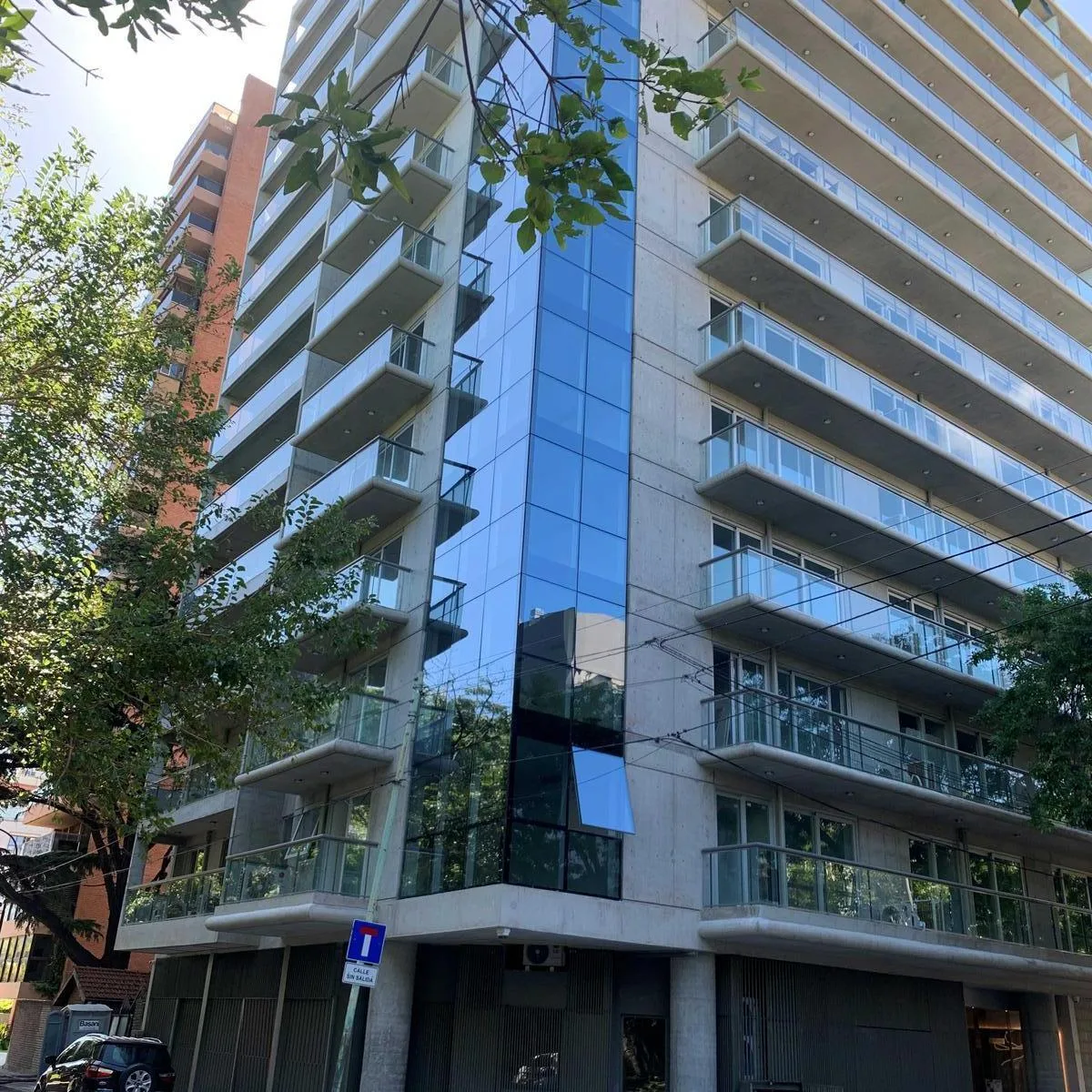 Monoambiente con balcón y vista
