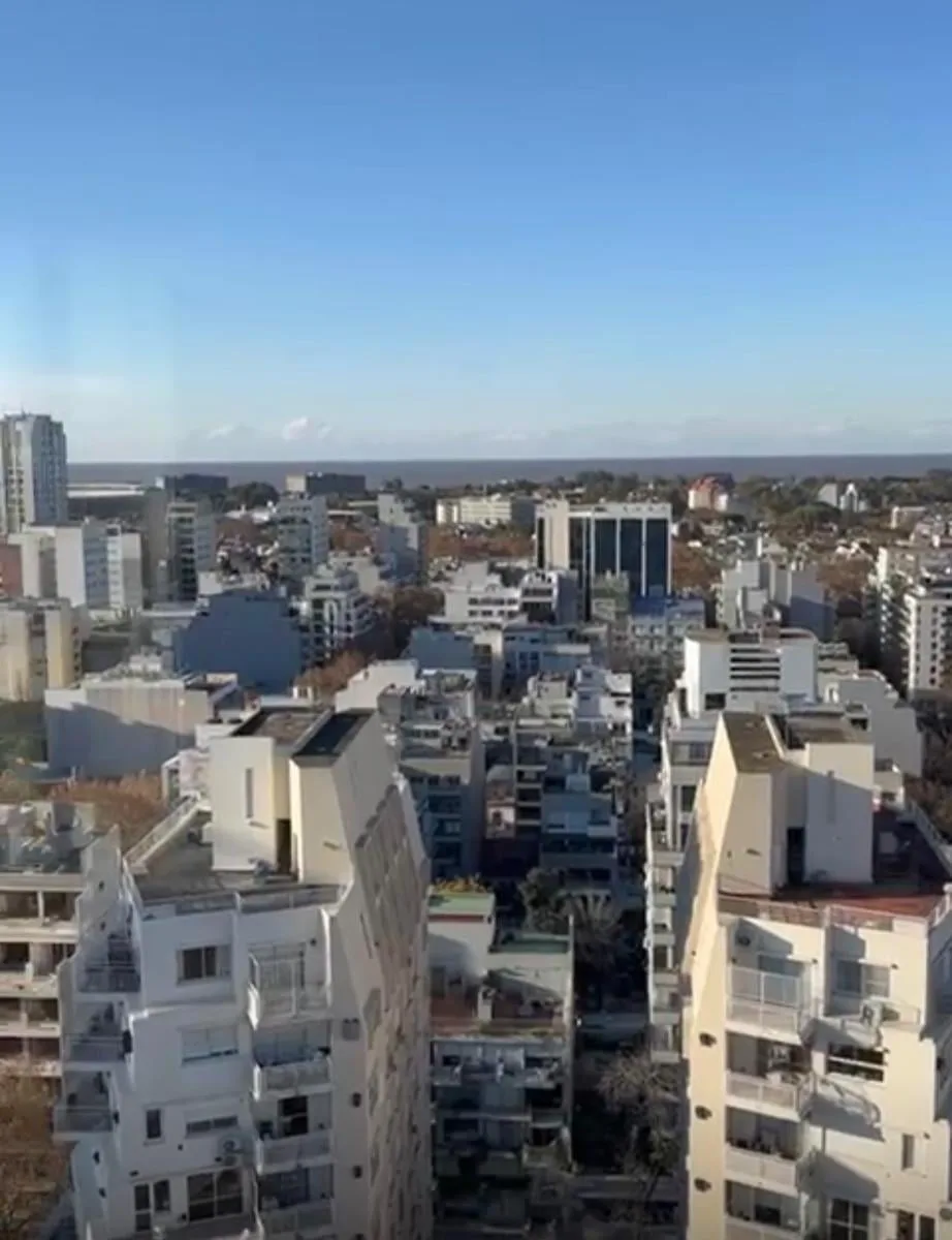 Monoambiente 21° piso con vista al río