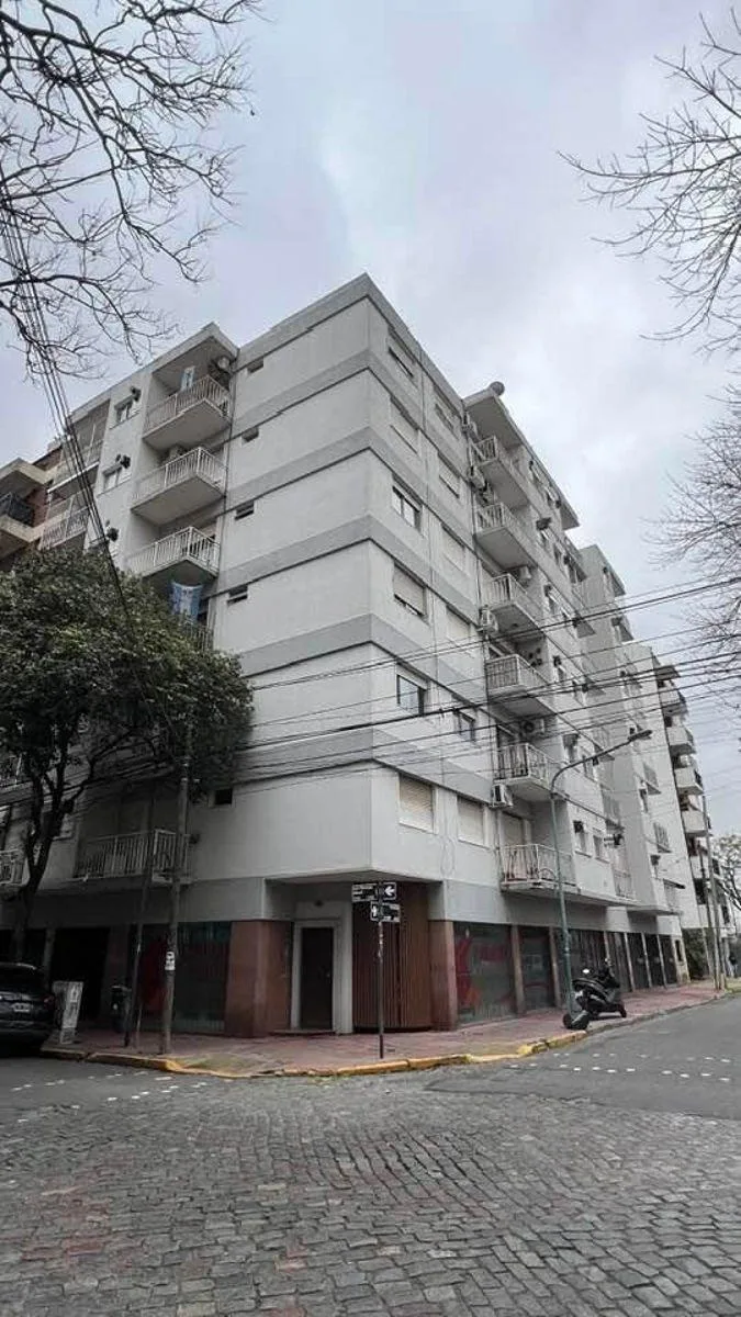 2 ambientes con balcón en Olivos