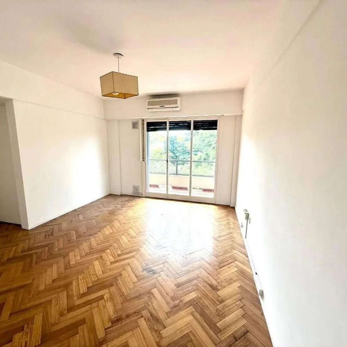 2 ambientes con balcón