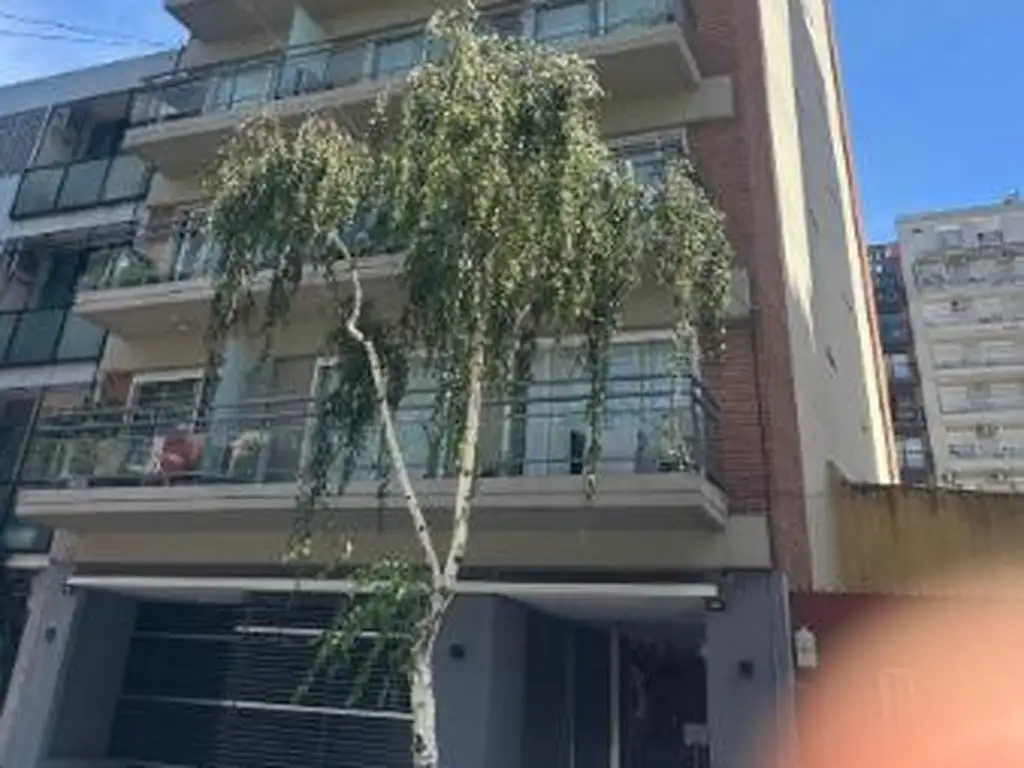 Monoambiente con balcón