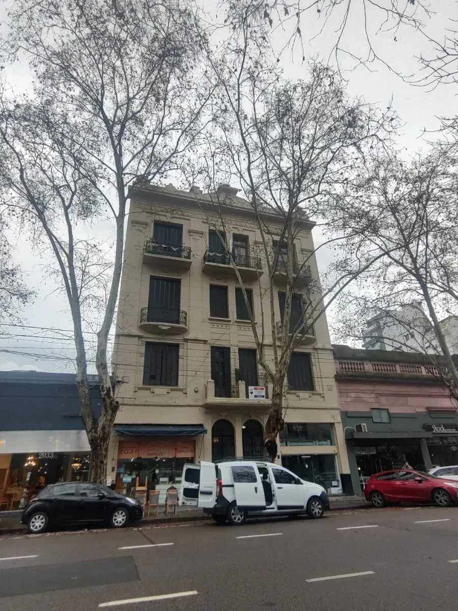 Departamento 2 Ambientes En Alquiler En Av. Belgrano Al 2027, Caba.