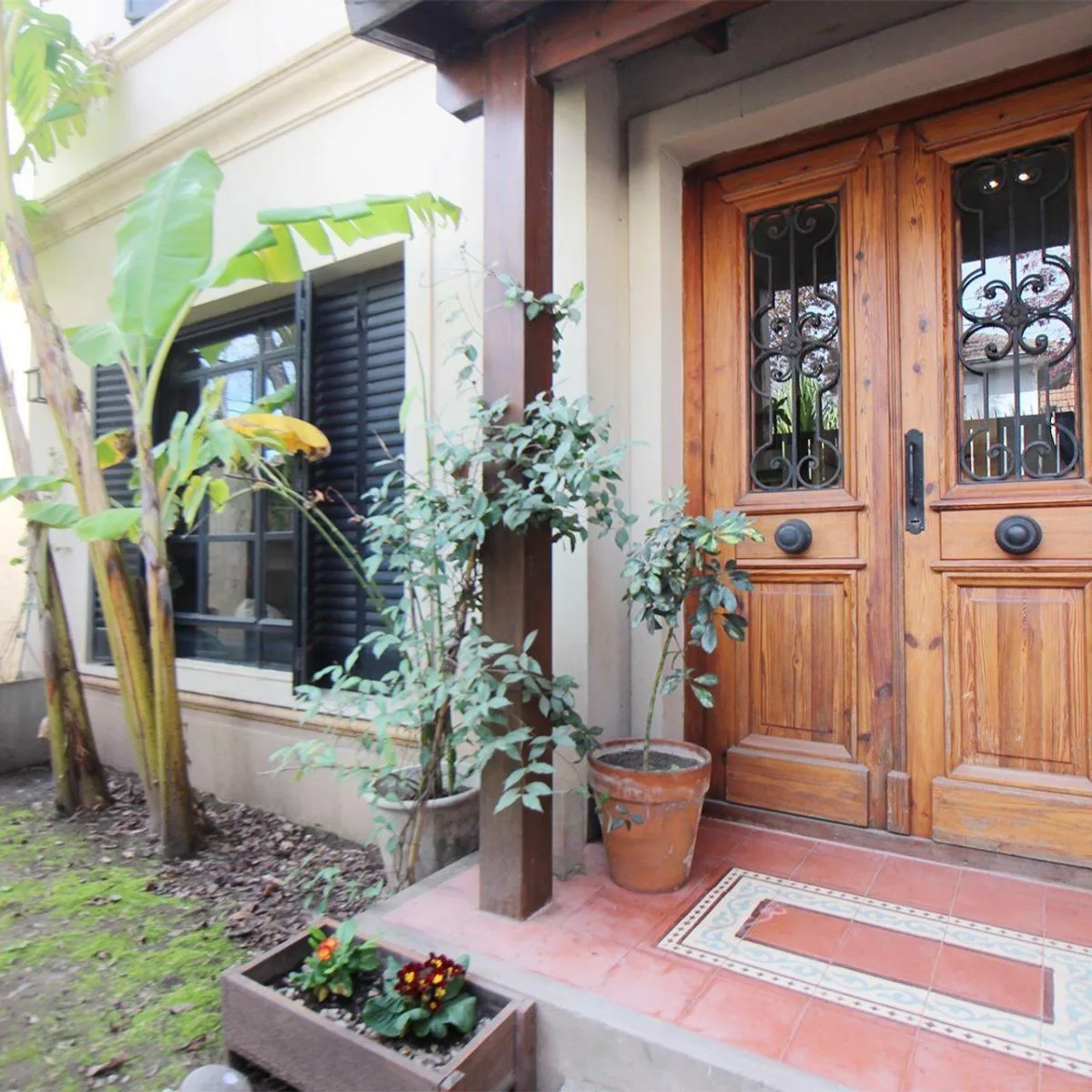 Casa amoblada con jardín en Olivos