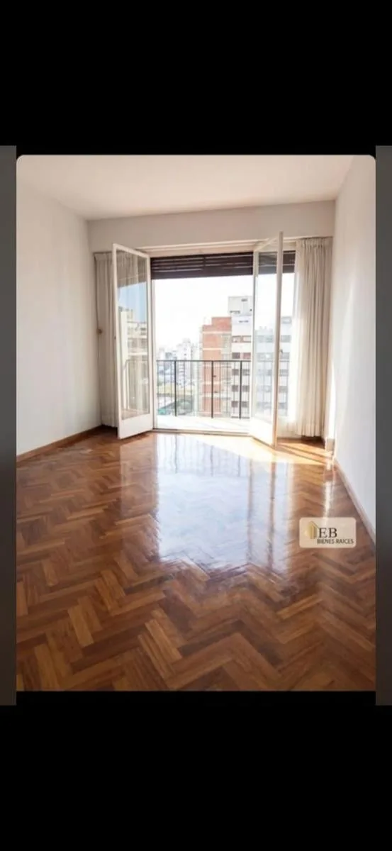 Front-facing 2-room apartment with balcony