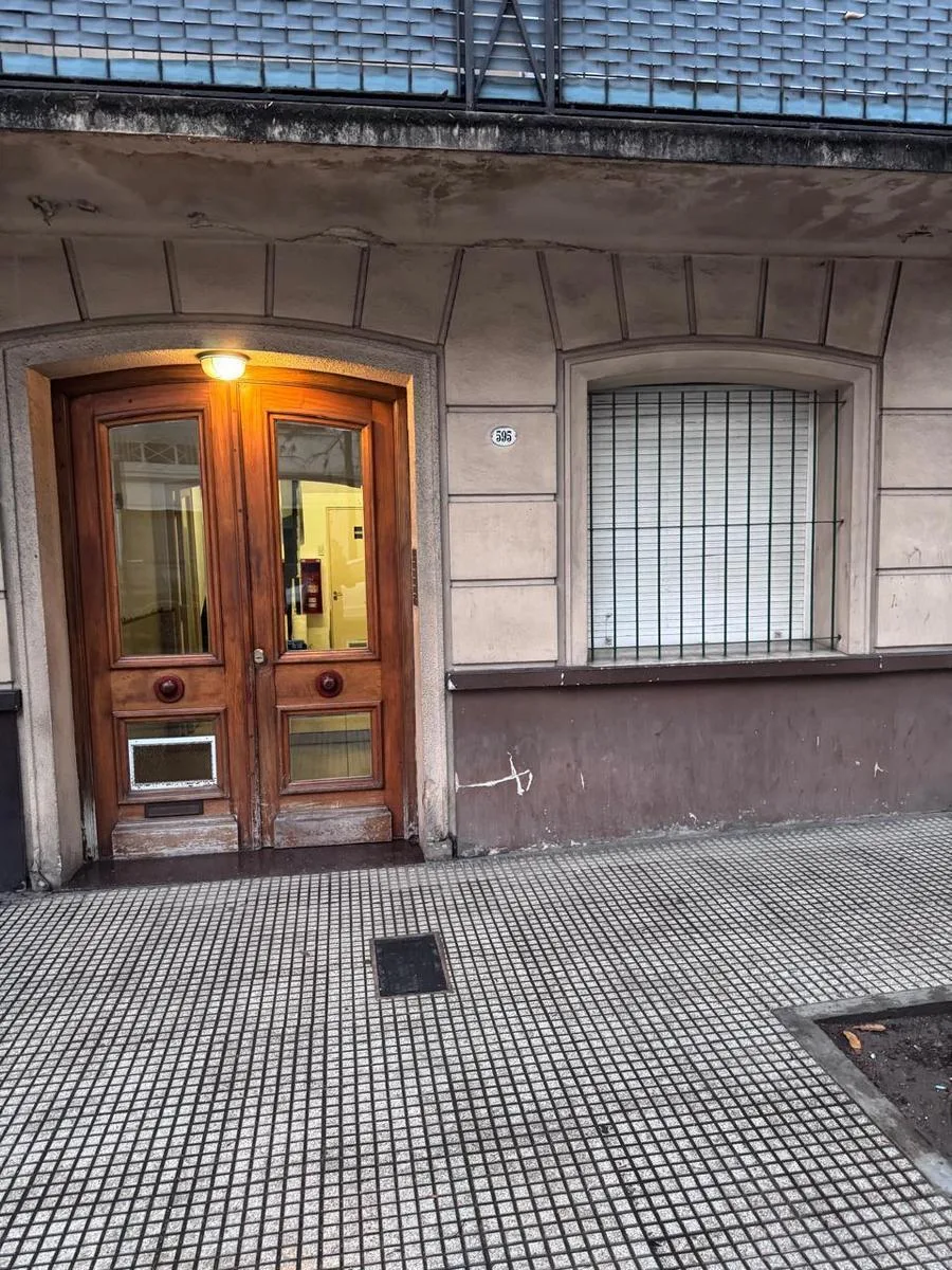 Departamento con balcón contrafrente