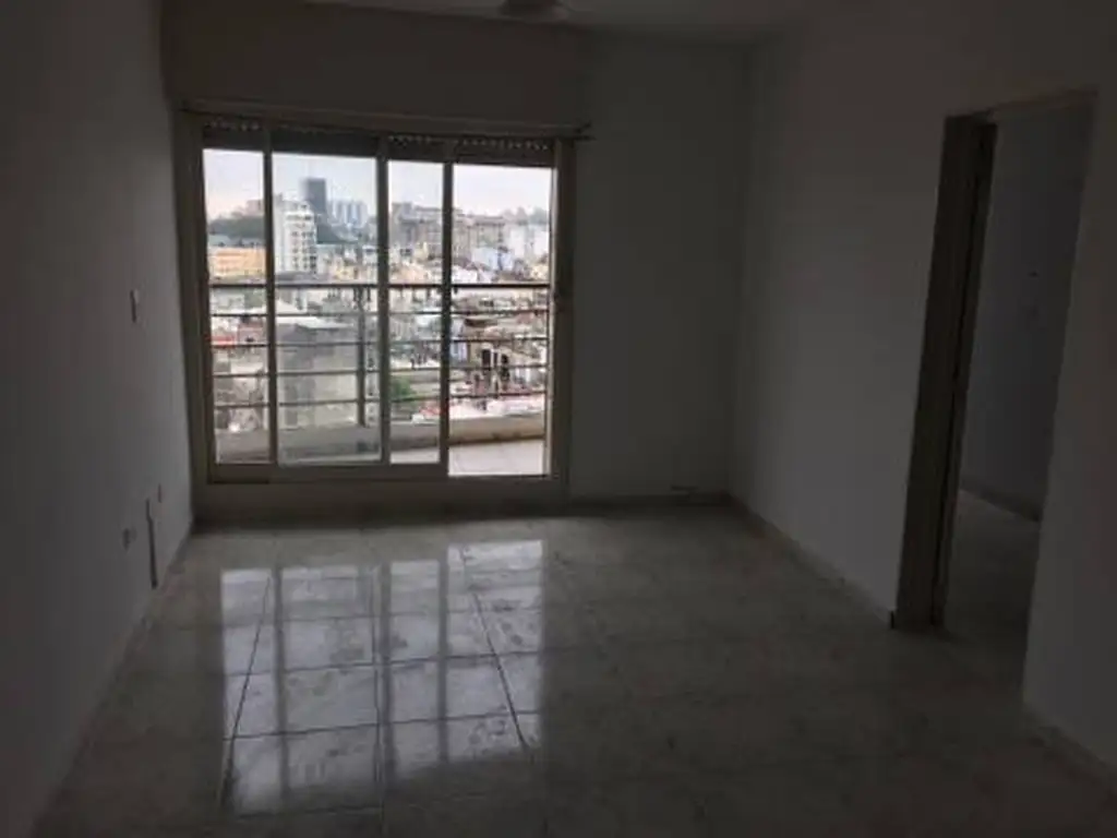 3-room apartment with front balcony