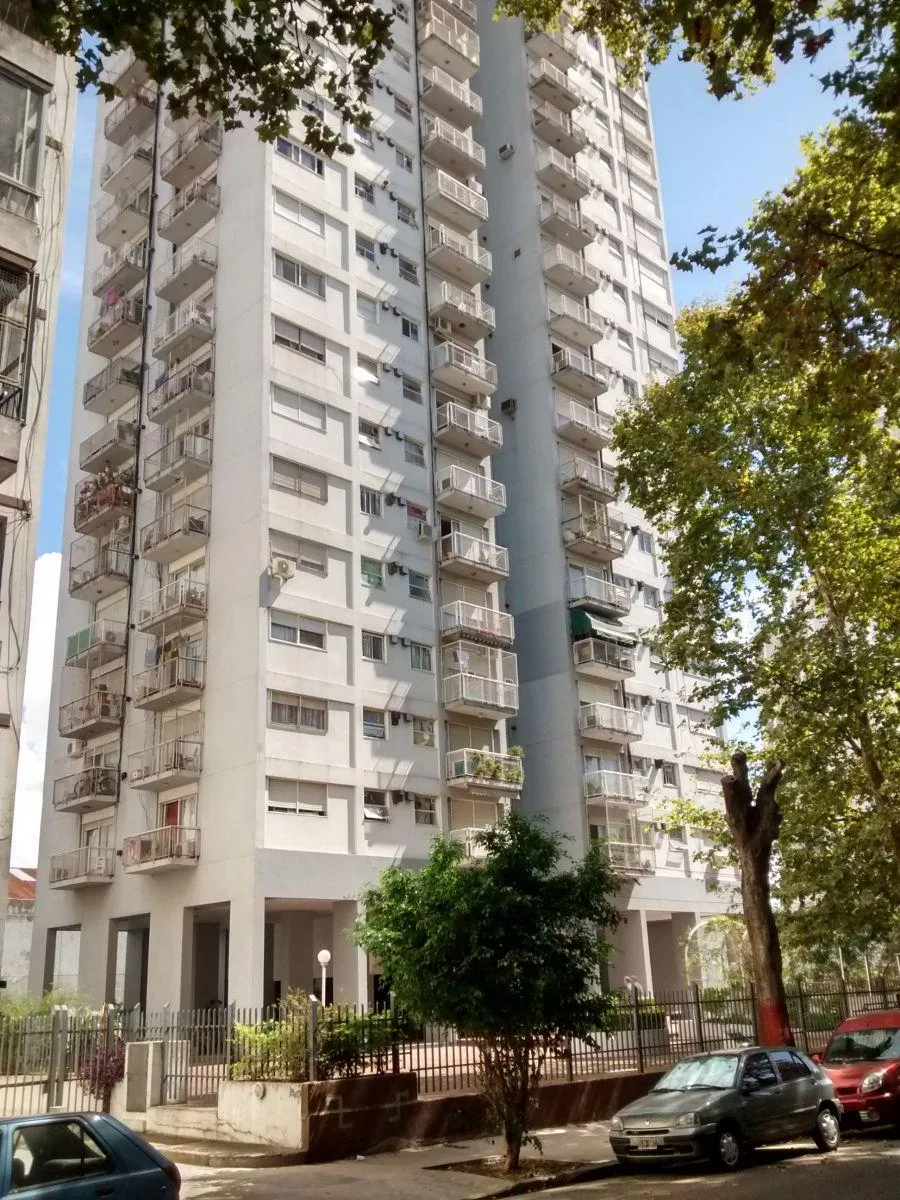 Monoambiente con balcón