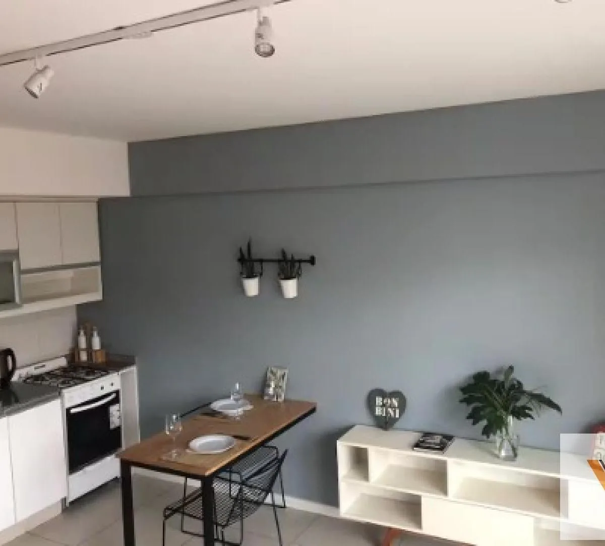 Monoambiente con balcón